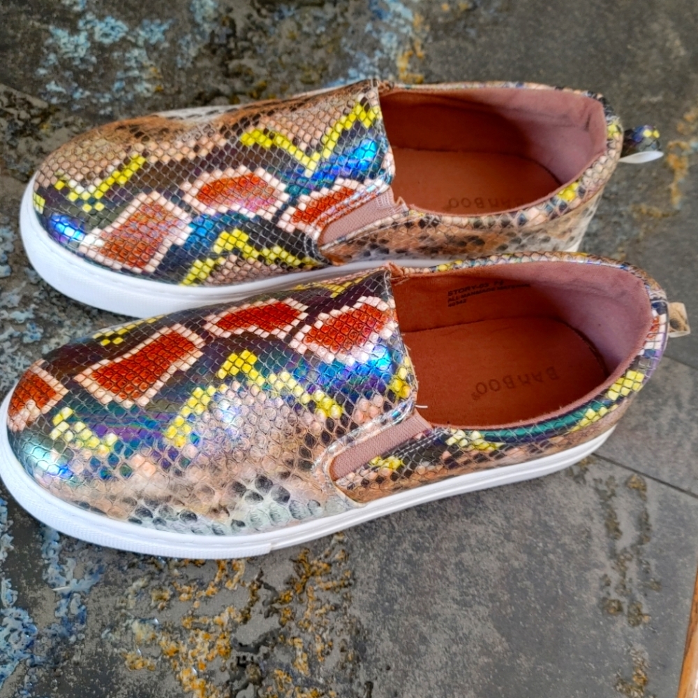 7.5 slip on platform sneakers